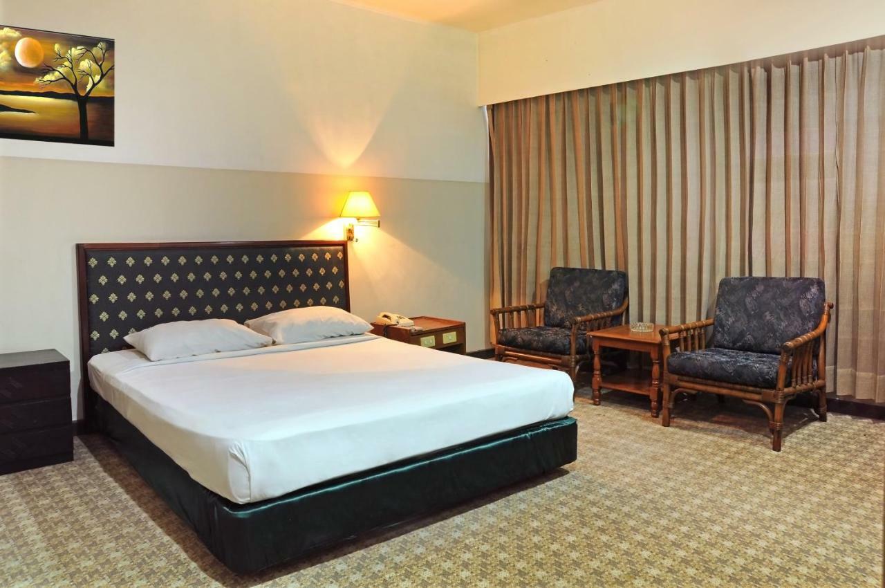 Hotel Banyuwangi Sintera Jakarta Extérieur photo